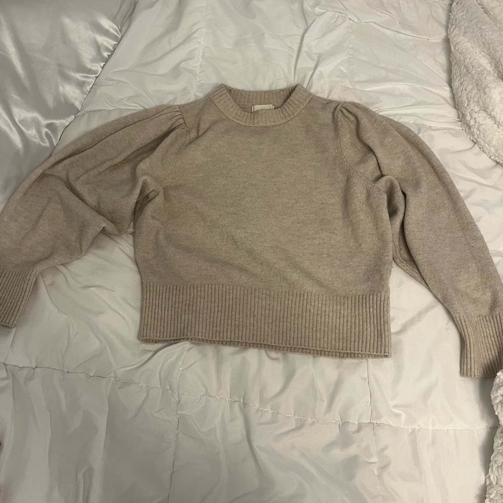 Women’s tan crew neck sweater with puffed sleeves. H&M; size large.